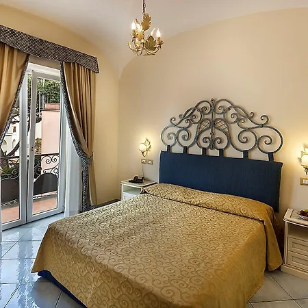 نيتونو 4* Forio di Ischia